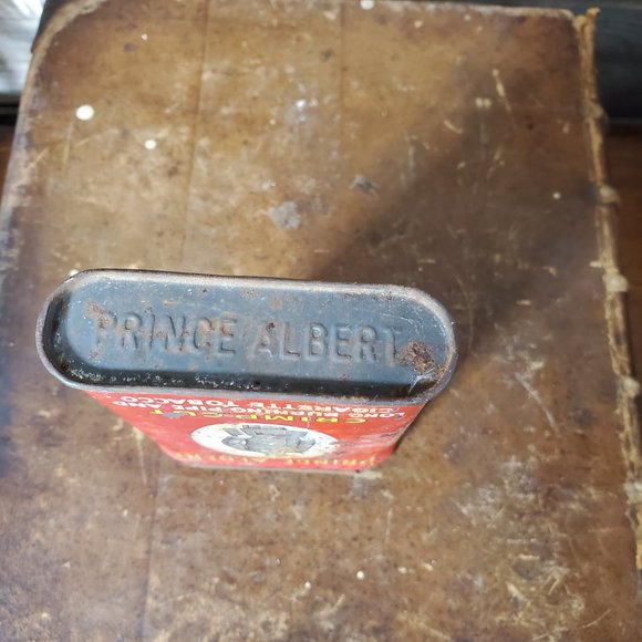 Prince Albert Crimp Cut Tobacco Tin - Mid 20th Century - Picture 6 of 6